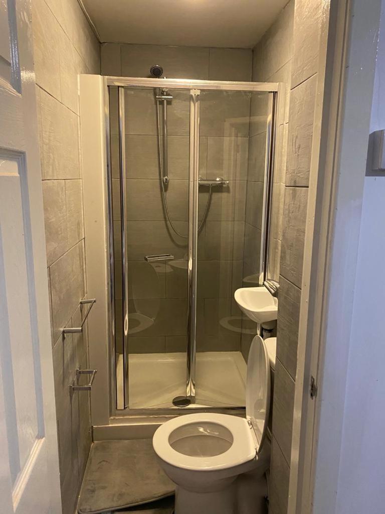 Double En-Suite Rooms Nevendon Exterior foto